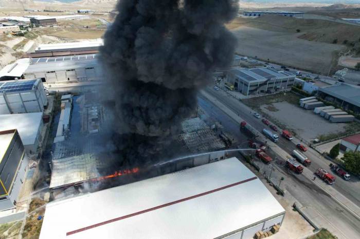 Alevlere Teslim Olan Geri Dönüşüm Tesisi Havadan Görüntülendi
