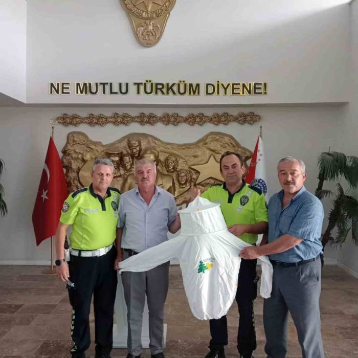 Jandarma Ve Polise Arılardan Korunma Ekipmanı