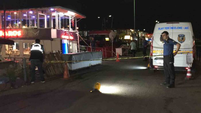 Sahilde Arkadaşıyla Yürüyen Kadına Silahla Saldıran Şahıs Tutuklandı