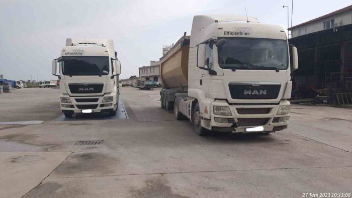 Karasu’dan İstanbul’a Kaçak Deniz Kumu Taşırken Yakalandılar