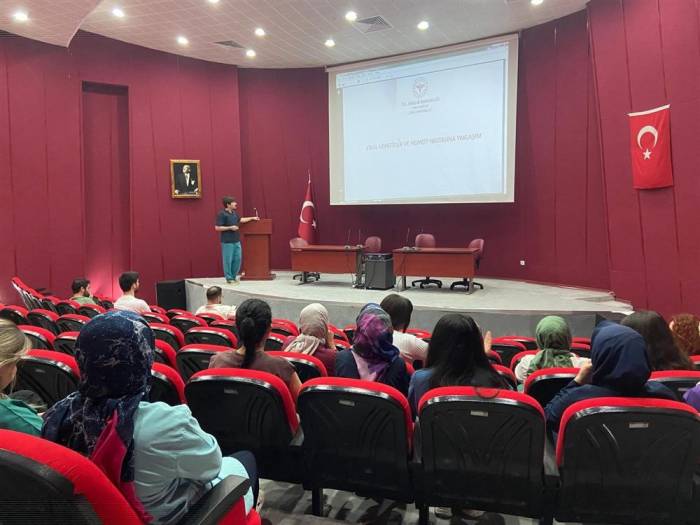Sağlık Çalışanlarına Farkındalık Eğitimi Verildi