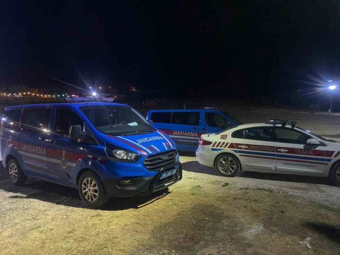 Mesire Alanda Silahlı Kavga: 1 Yaralı