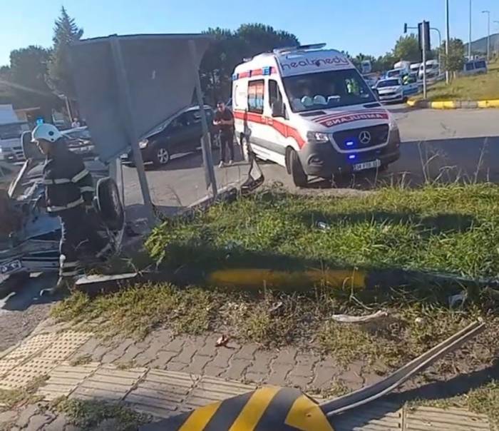 Otomobile Çarpmamak İçin Takla Attı: 1 Yaralı