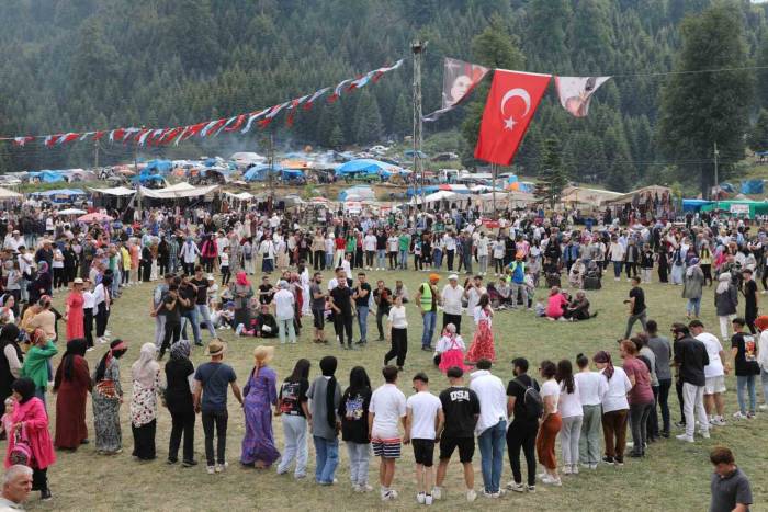 Acelle Yayla Şenlikleri Coşku İle Sürüyor