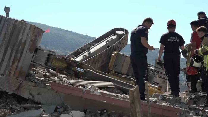 Ekskavatör Operatörü Ölümden Döndü