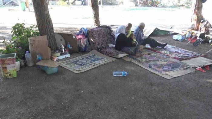 Bursa’da Kiracısını Kapı Dışarı Eden Ev Sahibi, 750 Lira Yaptığı Kirayı 5 Aydır Alamadığını İddia Etti