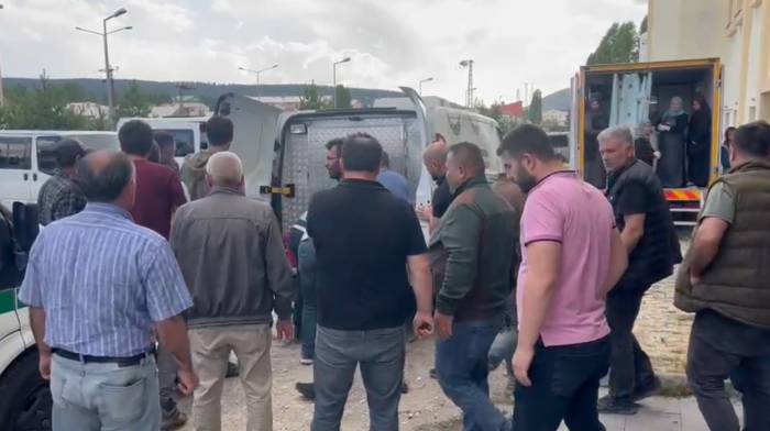 Kars’ta Otobüs Kazasında Hayatını Kaybedenlerin Cenazeleri Ailelerine Teslim Edildi