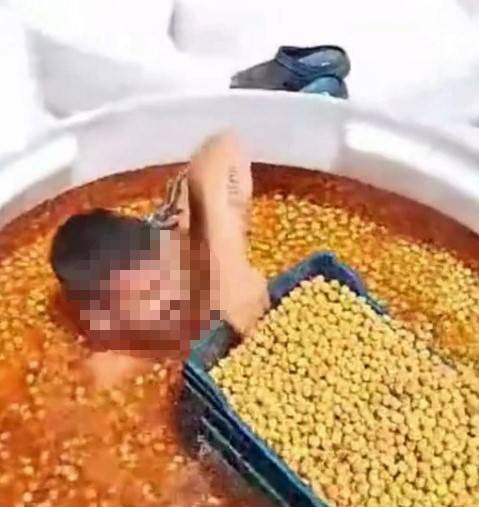 Manisa’da Zeytin Tankında Çıplak Sepetleme Yapan Şahıs Tutuklandı