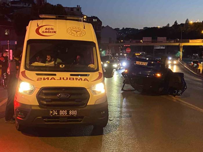 Şişli’de Bariyere Çarpan Araç Takla Atıp Ters Döndü