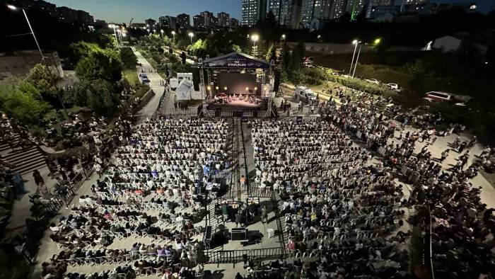 Grinko Piyanonun Tuşlarına Başakşehirliler İçin Bastı
