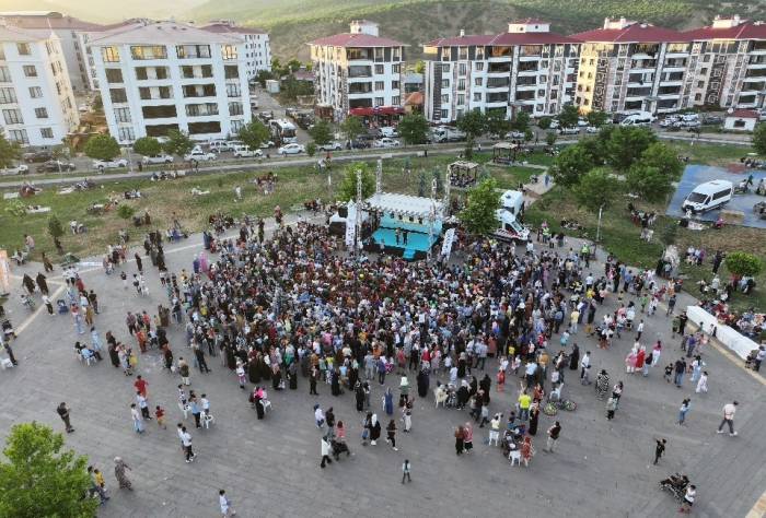 Bingöl’deki Çocuk Şenliği’nde Renkli Görüntüler Yaşandı