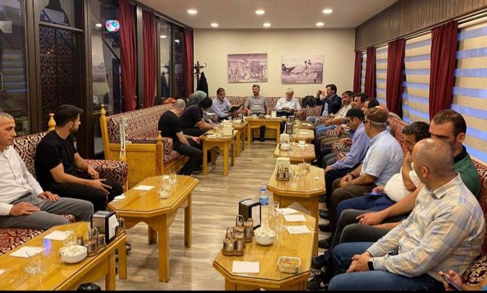 Evlerinden Getirdikleri Aşureleri Dağıttılar