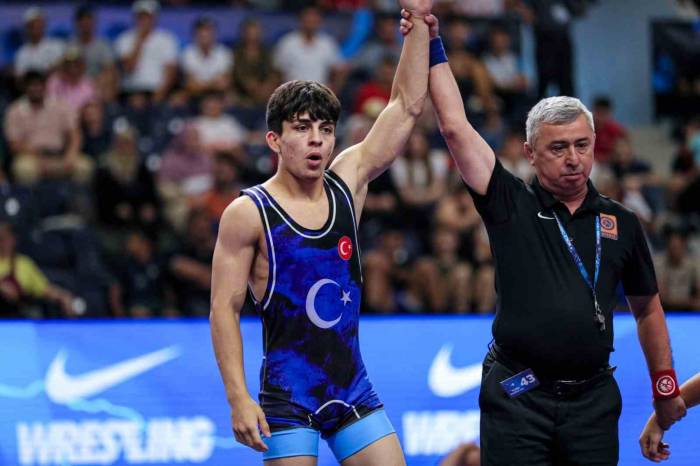 U17 Dünya Güreş Şampiyonası’nda İlk Gün Tamamlandı