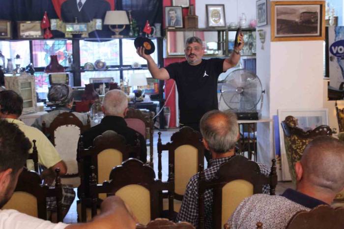 Bit Pazarı Esnaflığından Antika Dükkanına