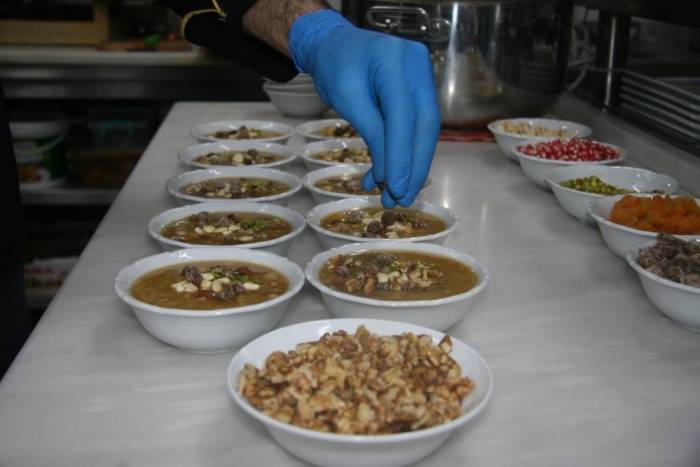 Aşure İçin Gerekli Malzemelere İlgi Arttı