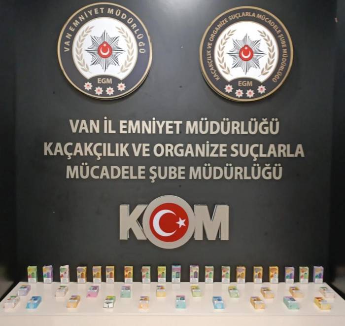 Van’da Gümrük Kaçağı Malzemeler Ele Geçirildi