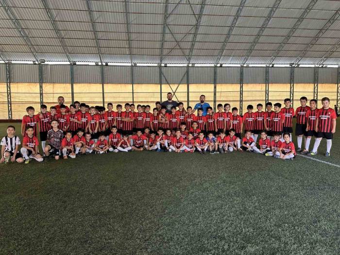 Yüksekova’da Geleceğin Sporcuları Yetiştiriliyor