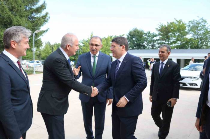 Bakan Tunç, Rektör Göktaş İle Bir Araya Geldi