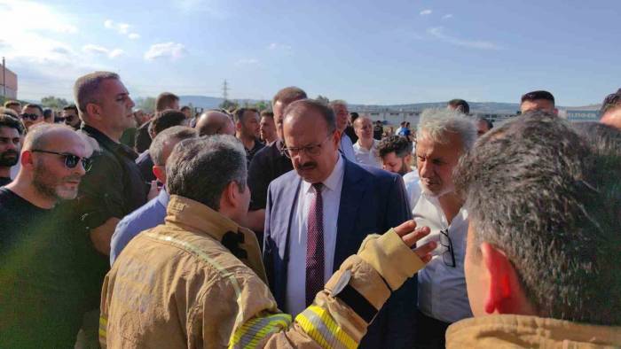 Bursa’daki Yangına 3 Helikopter Havadan Müdahale Ediyor