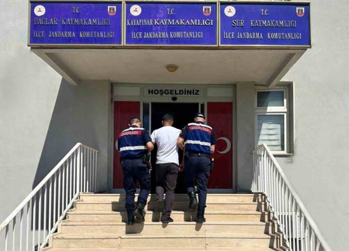 Diyarbakır’da Jasat Ekipleri İki Firari Hükümlüyü Yakaladı