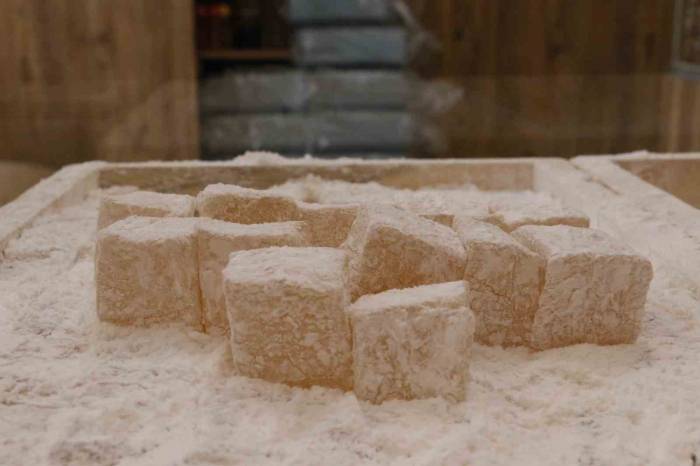 81’ilden Talep Görüyor: Yayladağı Lokumu 60 Yıldır Üretiliyor