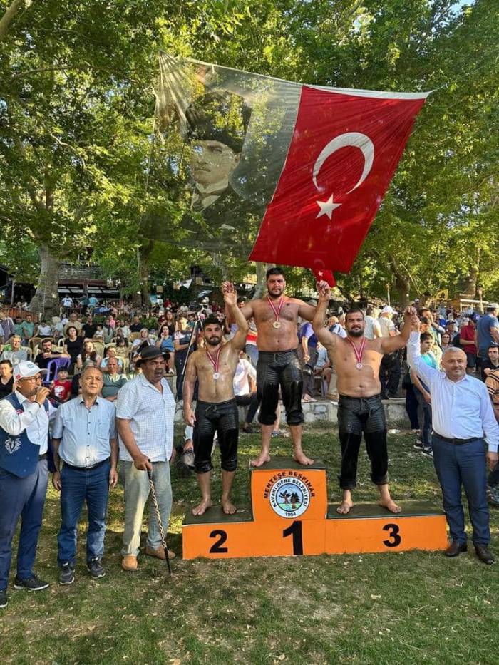 Köyceğizli Güreşçiler Kavaklıdere’de İki Birincilik Elde Etti