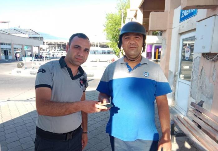 Manisa Büyükşehir, Parklarda Unutulan Eşyaları Sahiplerine Teslim Etti