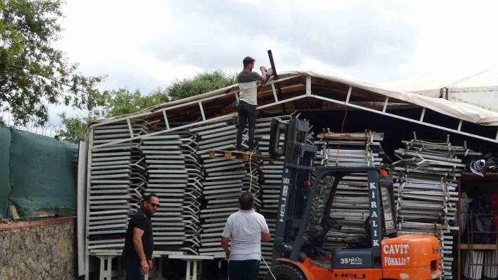 Pendik’te Yıkım Kararı Verilen Depoda ’adaletsizlik’ Gerginliği