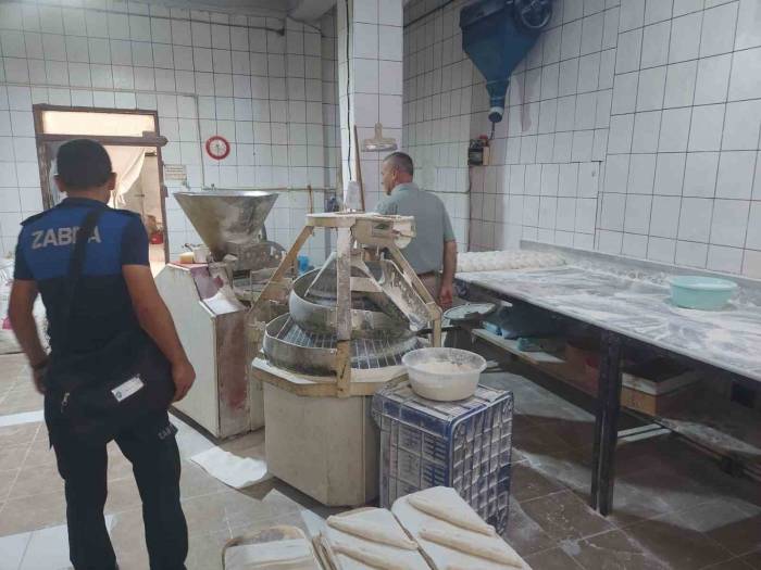 Gramajı Düşük Emek Satan Fırın Ceza Yemekten Kaçamadı