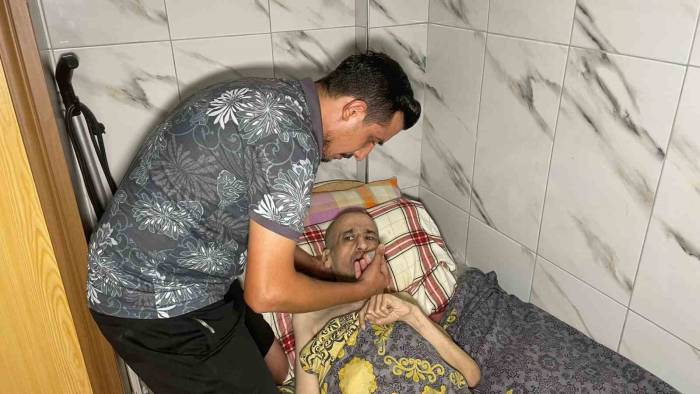 Çöp Evde Bulduğu Babasını Hastaneden Taburcu Etti, Bakım Evine Yatıracak