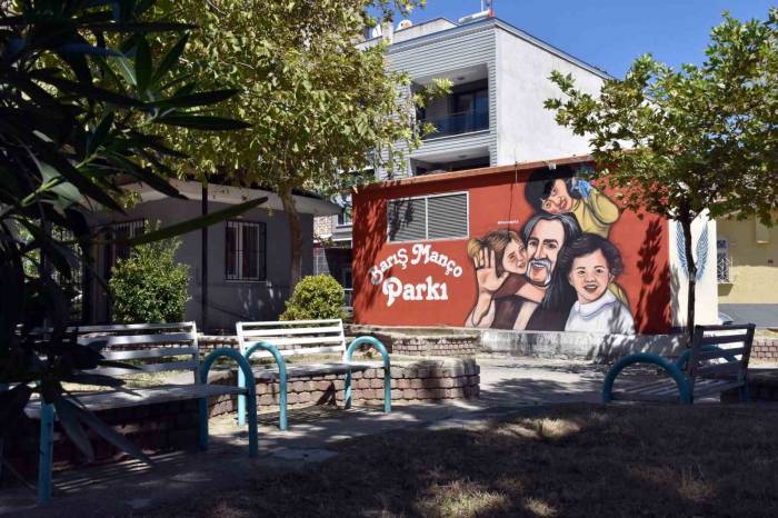 Bu Parka Gelenleri Barış Manço Karşılıyor