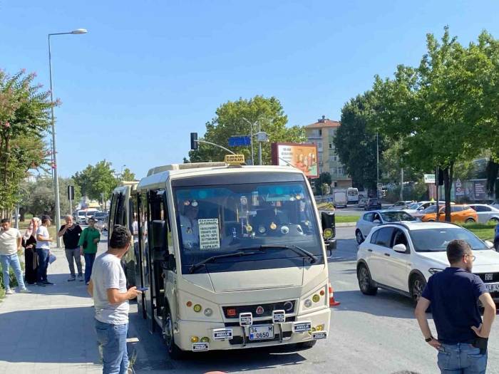 Bakırköy’de Kemer Takmayınca Ceza Kesilen Minibüsçüden "havalar Çok Sıcak" Savunması