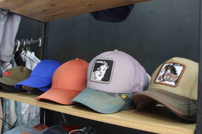 Sıcak Havalar Şapka Satışını Arttırdı