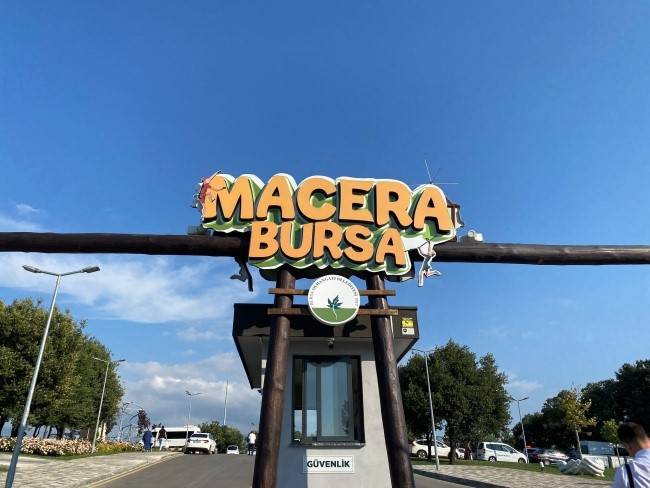 Hayallerindeki Kahramanları Gören Çocuklar Parka Hayran Kaldı