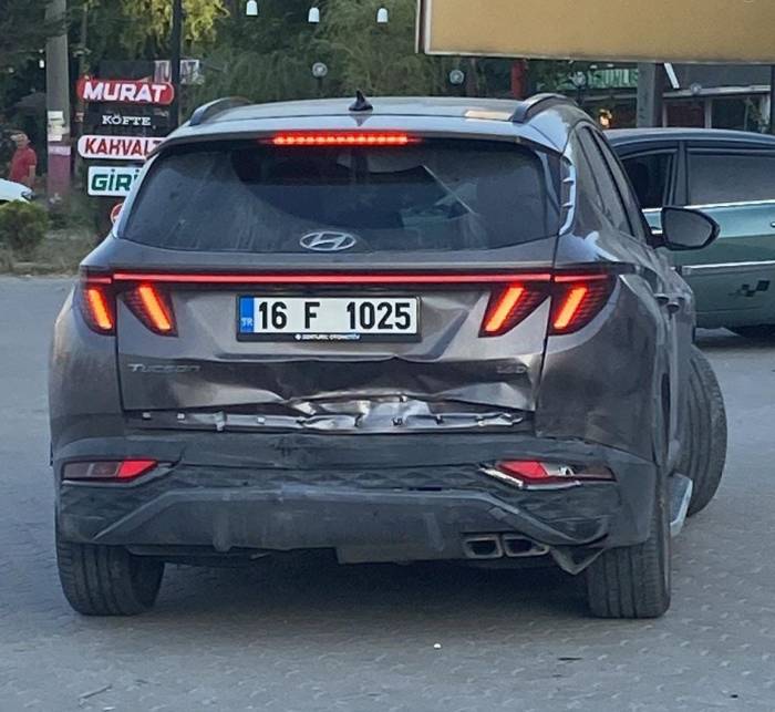 Bursa’da 2 Otomobil Çarpıştı; 5 Yaralı