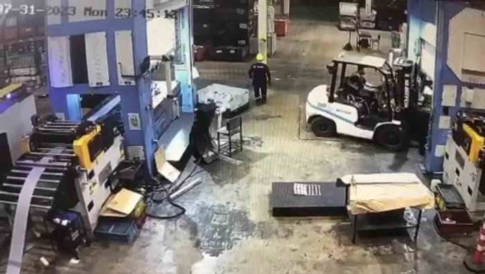Forkliftin Geri Manevrasıyla Sıkışan İşçi Hayatını Kaybetti