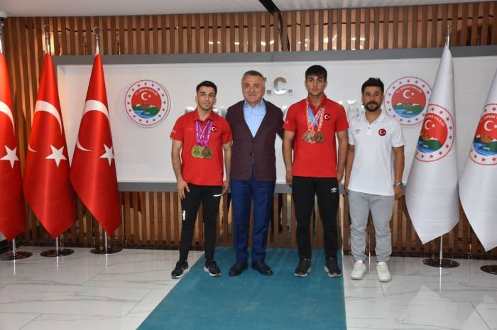 Vali Bilgin, Avrupa Şampiyonu Harun Algül’ü Kabul Etti