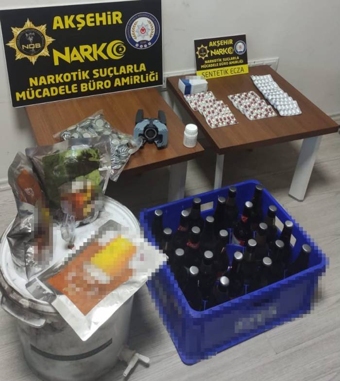 Uyuşturucu Hap Ve Sahte İçki Satışından Tutuklandı