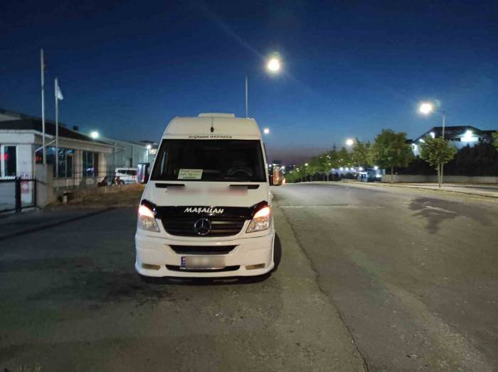 Minibüsü Polis Noktasına Bırakıp Kaçtı, Cezası Ağır Oldu