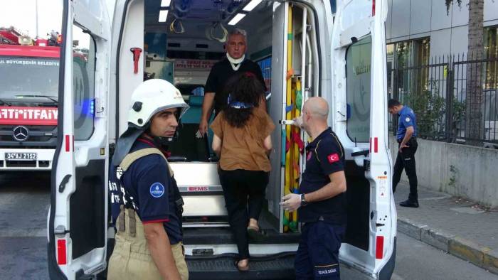 Tuzla’da Hatalı Dönüş Kazayı Beraberinde Getirdi: 4 Yaralı