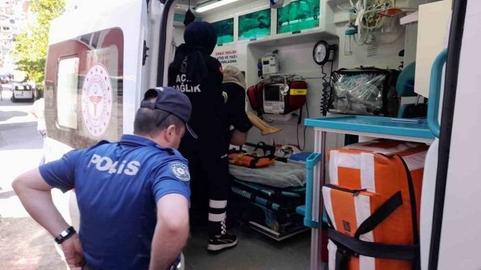 Kargo Aracının Altında Kalan Çocuk Ağır Yaralandı