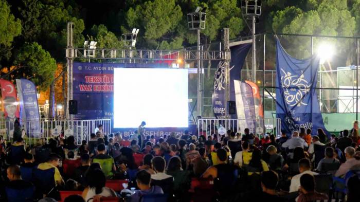 Tekstil Park’ta “hababam Sınıfı” Gecesi Yaşandı