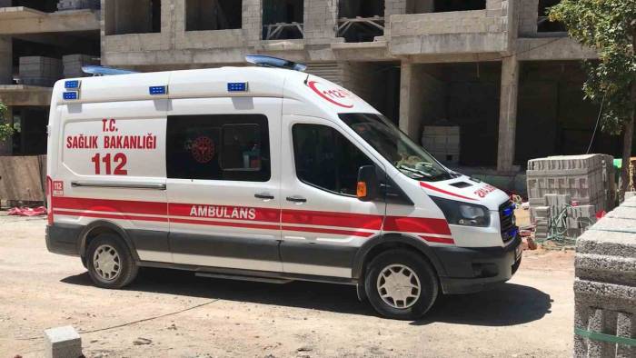Çatı Katından Asansör Boşluğuna Düşen İşçi Ağır Yaralandı