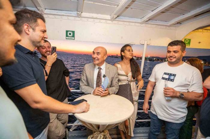 İzmir’in Tarihi “körfez Turu” İle Denizden Keşfediliyor