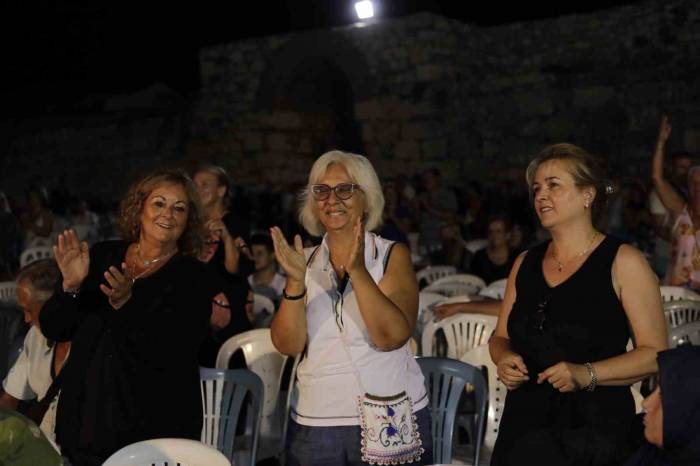 Kaleiçi Sohbete Ve Müziğe Doydu