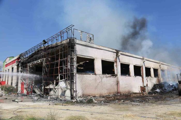 Kastamonu’daki Fabrika Yangını 6 Saatte Söndürüldü