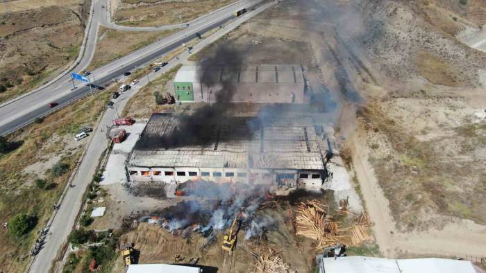 Kastamonu’daki Fabrika Yangını Havadan Görüntülendi