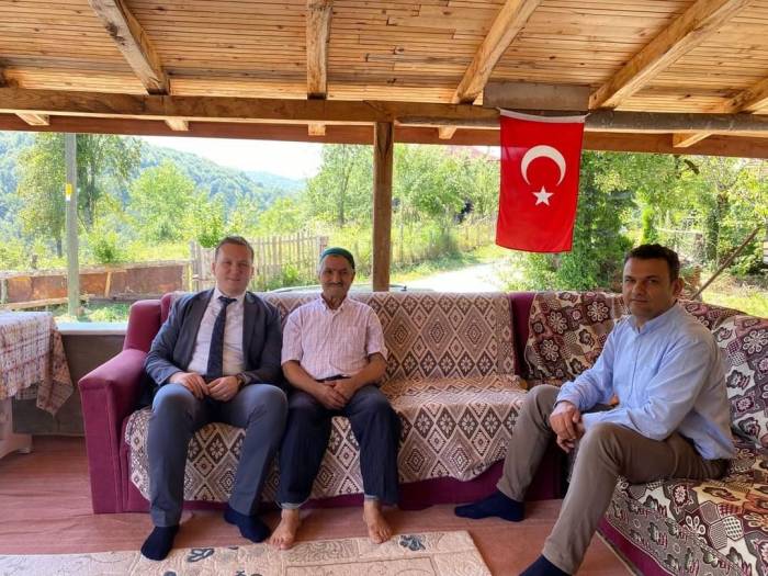 Kaymakam Kılıç, Şehit Ailelerine Ve Vatandaşları Evlerinde Ziyaret Etti