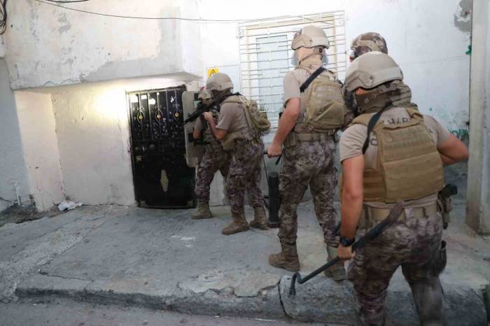Mersin’deki ’torbacı’ Operasyonu: 27 Gözaltı