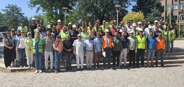 Betonun Sıkıştırılmasını İsteyen Mühendislere Keserli Saldırı